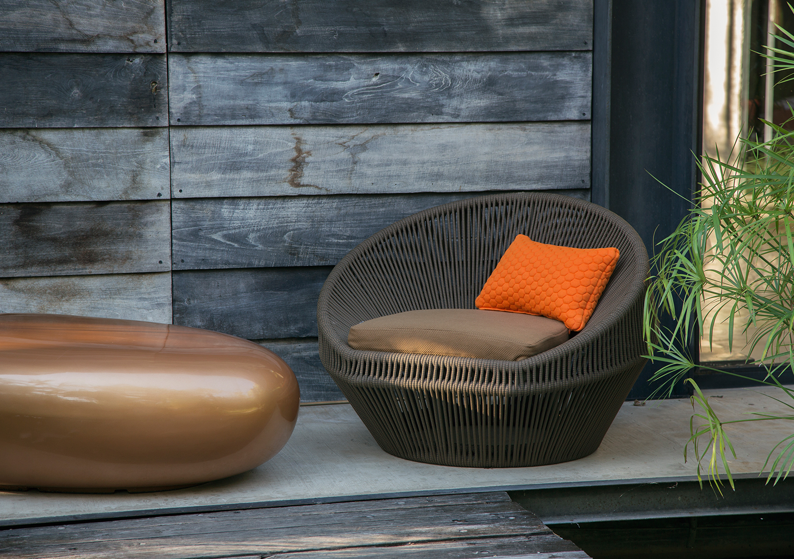 Kokoo Lounge & Tables