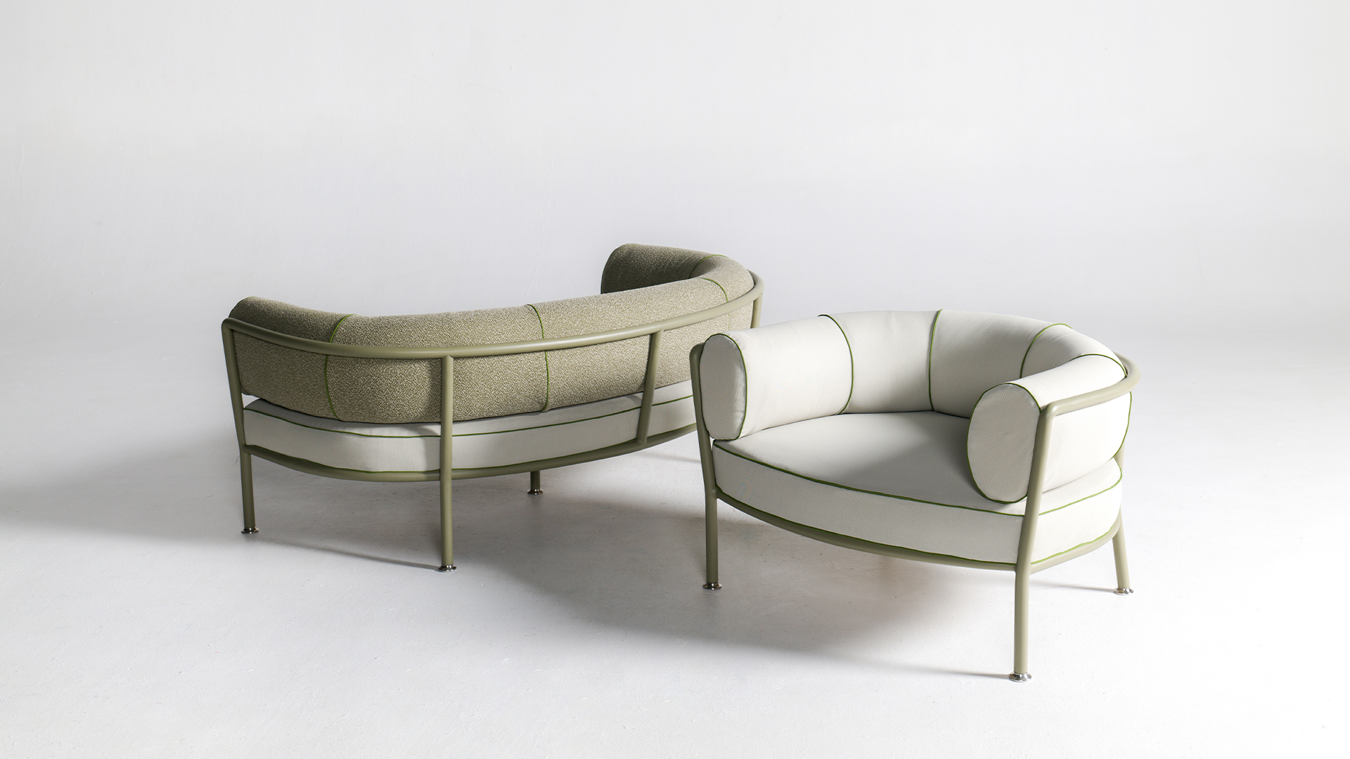 Tubo-Sofa-Chair-by-Lebello-Outdoor-Furniture.jpg