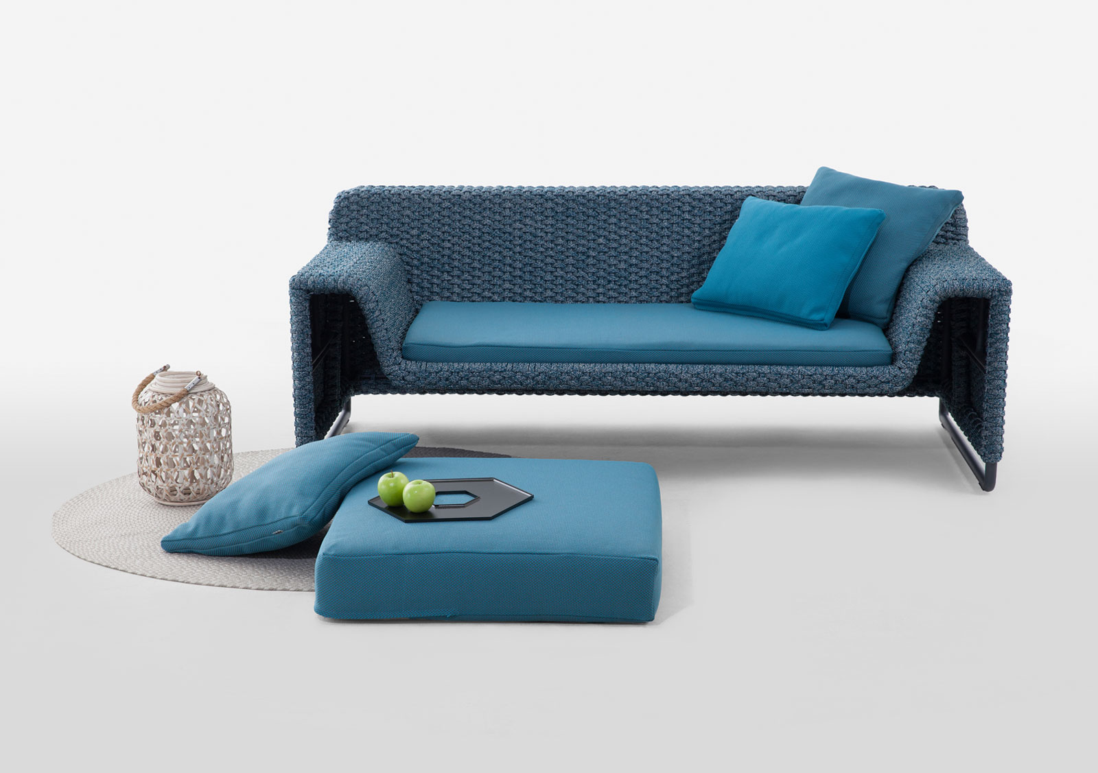 all-pages-sliders/More Series/Lebello-Outdoor-More-Club-ArmChair.jpg